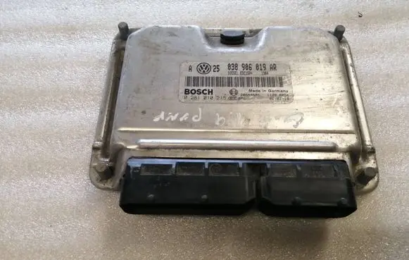 Volkswagen Golf IV Engine control unit/module 038906019AR 28SA4601 0281010215
