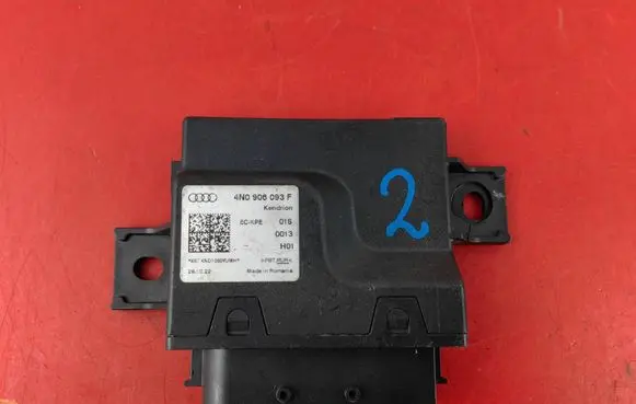 Audi A8 S8 D5 Fuel pump relay 4N0906093F