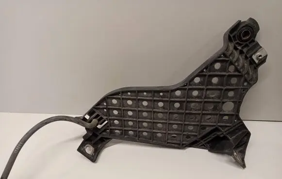 Audi Q3 8U Headlight/headlamp mounting bracket 70802