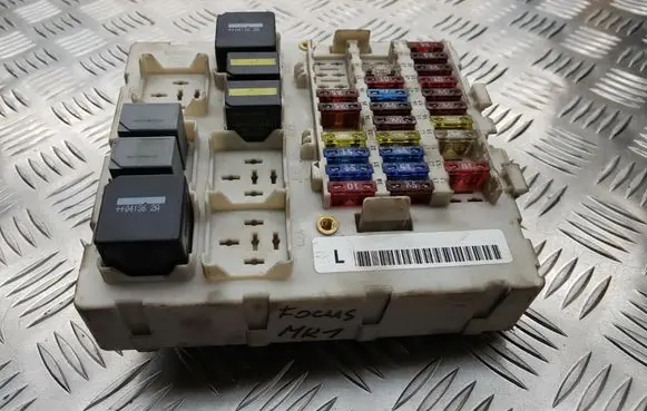 Ford Focus Fuse module 2M5T14AO73BE