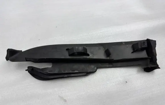 Audi RS3 Fender end trim 8V0821170E 8V0821170