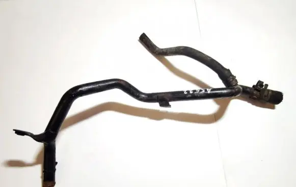 Volkswagen PASSAT B4 Engine coolant pipe/hose