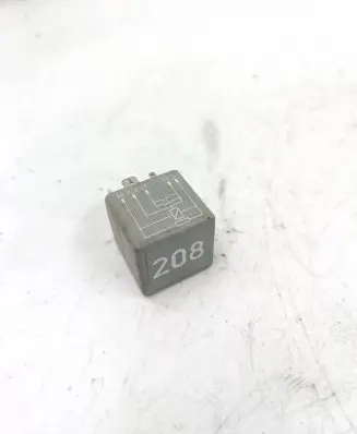 Audi A4 S4 B5 8D Other relay 8A0951253B