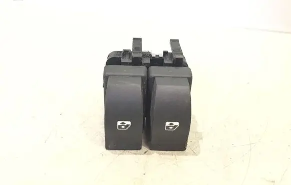 Renault Laguna II Electric window control switch 015090C