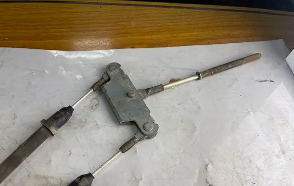 Handbrake/parking brake wiring cable