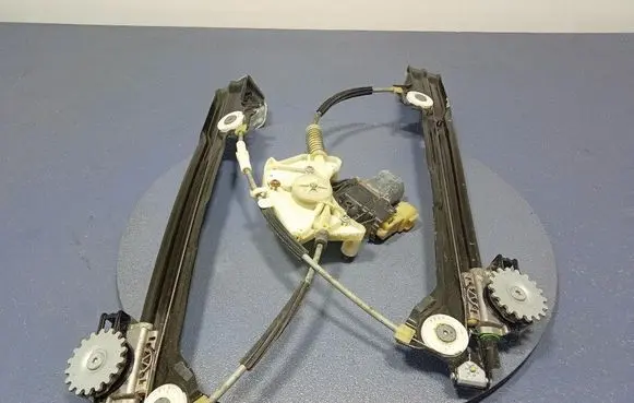Rear door window regulator with motor