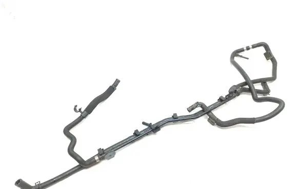 Volkswagen Touareg II Engine coolant pipe/hose 7P6122447S KA4127846
