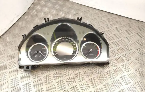 Mercedes-Benz C W204 Speedometer (instrument cluster) A2049003802 1330 11110