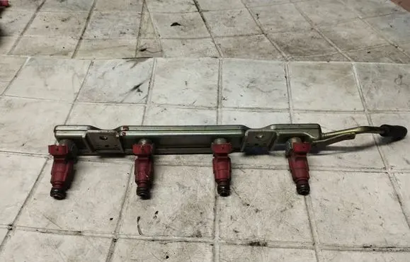 Nissan Primera Fuel injector 166009F600