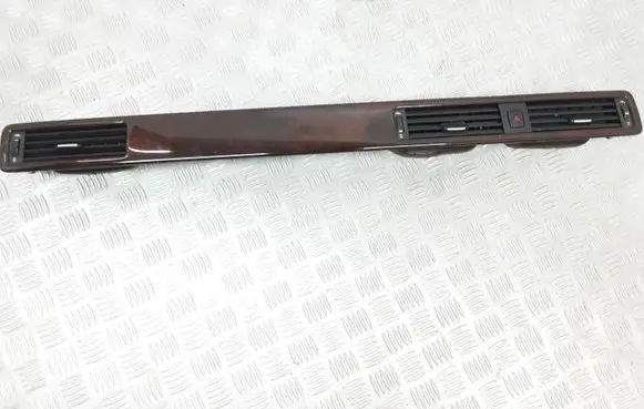Volvo XC70 Dash center air vent grill 30781315 30755182