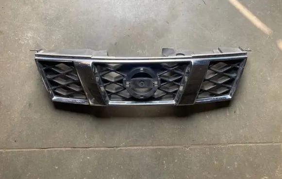 Nissan X-Trail T31 Front grill 62310JG40A
