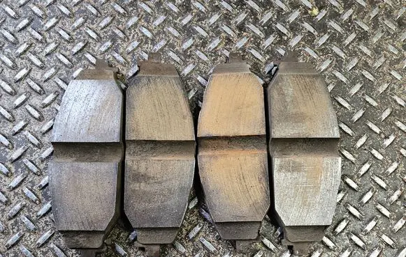 Ram 1500 Brake pads (front)