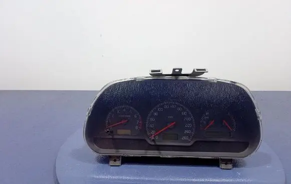 Volvo S40, V40 Speedometer (instrument cluster) 30889710