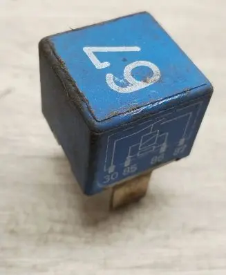 Volkswagen Golf III Other relay 857951253