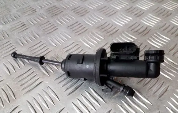 Clutch slave cylinder