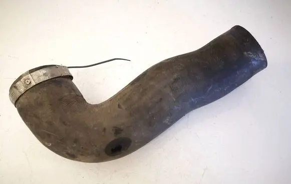 Volkswagen PASSAT B7 Intercooler hose/pipe 