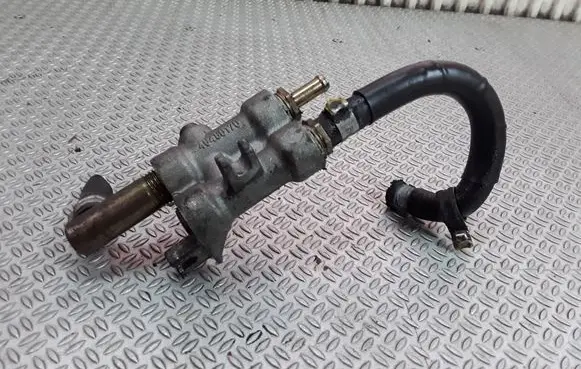 Alfa Romeo 156 Fuel pressure regulator 46480170