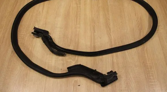 Opel Adam Rubber seal tailgate window/glass 