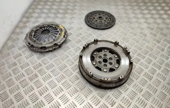 Fiat 500L Clutch set kit 055264781 9223223