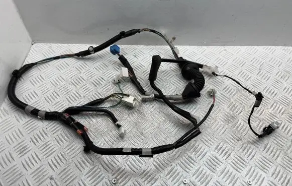 Toyota Verso Front door wiring loom 821510F090 821510F090B
