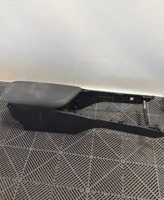 Toyota Camry VIII XV70 Armrest 5881033350