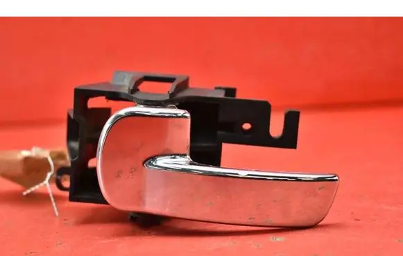 Nissan Pathfinder R51 Front door interior handle 