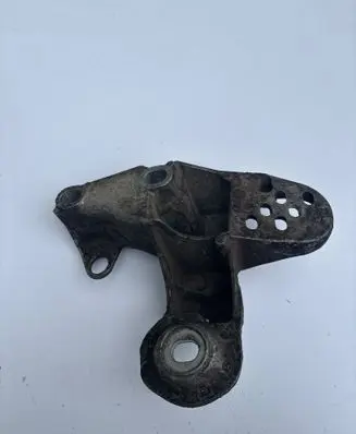 Audi A4 S4 B7 8E 8H Engine mounting bracket 8E0199351