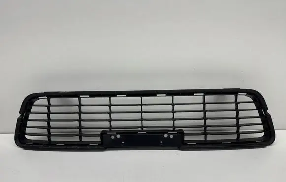 Toyota Hilux (AN120, AN130) Front bumper lower grill 531120K130