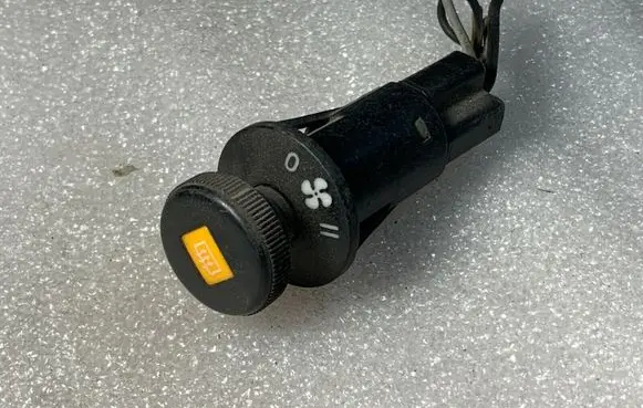 Opel Kadett D Windscreen/window heater switch 90069091