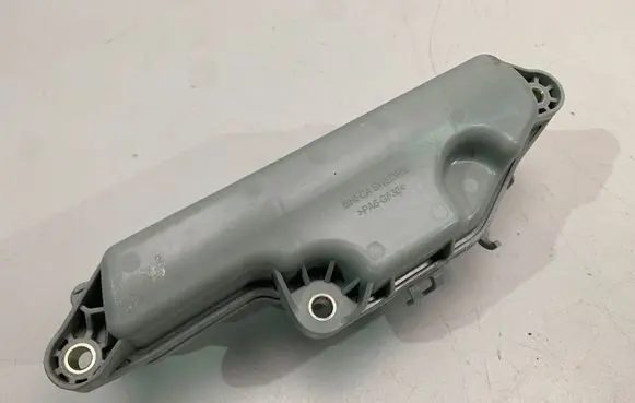 Vacuum air tank