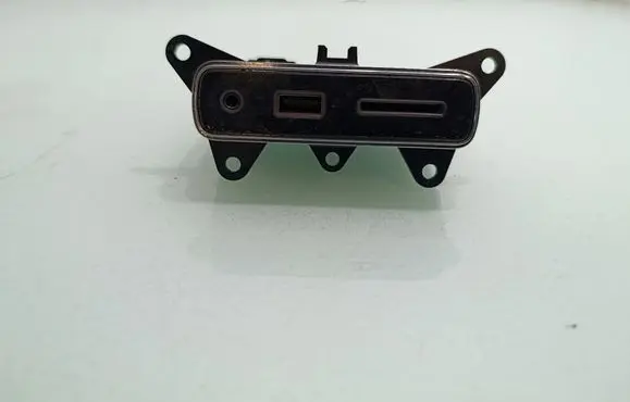 Jeep Grand Cherokee AUX in-socket connector 68141322AA