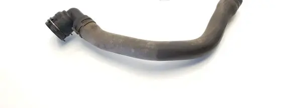 Volkswagen PASSAT B6 Engine coolant pipe/hose