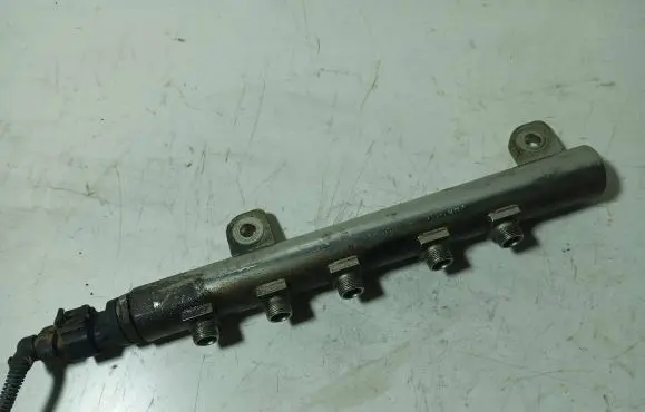 Opel Vectra C Fuel main line pipe 55209572 086919 0445214095