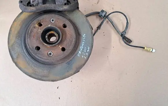 Renault Kangoo I Front wheel hub