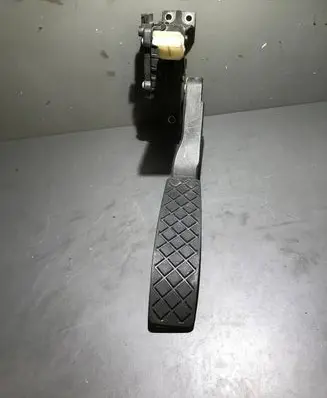 Volkswagen Touareg I Accelerator throttle pedal 6PV00777024
