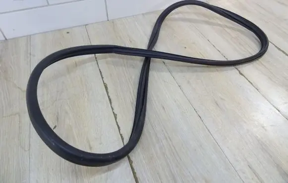 Mercedes-Benz Sprinter W906 Rubber seal front coupe door window A9066712120