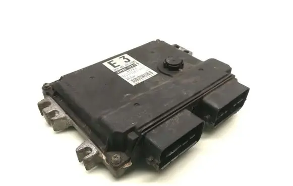 Suzuki Swift I Engine control unit/module 33920-72K31 MB112300-8282