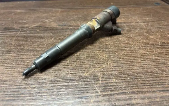 Fuel injector