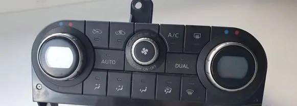 Nissan Qashqai Climate control unit