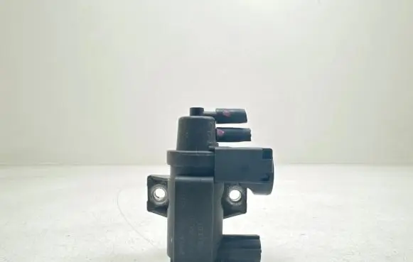 Toyota Avensis T250 Turbo solenoid valve 258190R010 051189 70051307