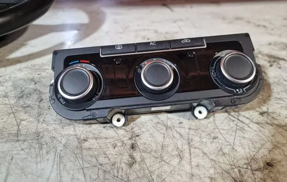 Volkswagen PASSAT B7 Climate control unit 7N0907426AM