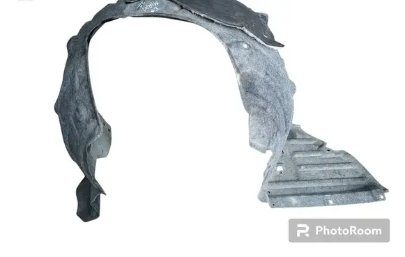 Front wheel arch liner splash guards