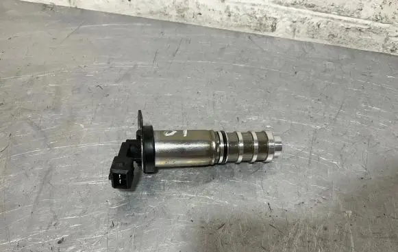 BMW X5 E70 Camshaft vanos timing valve 8605123 11368605123