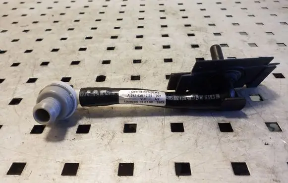 Mercedes-Benz E W212 Vacuum line/pipe/hose A2124301729