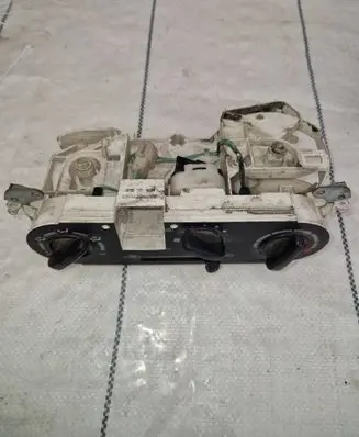 Mitsubishi Pajero Sport I Climate control unit Mr360556