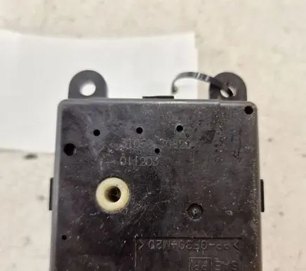 Nissan Primera Air flap motor/actuator 3T05030820