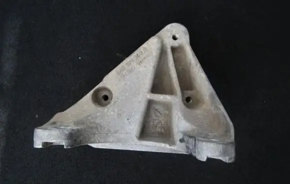 Audi A6 S6 C4 4A Engine mounting bracket 4a0199353a
