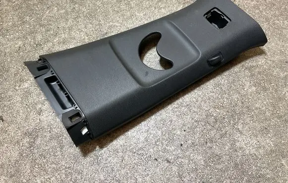 MG MG4 ev (B) pillar trim (bottom) 10978360
