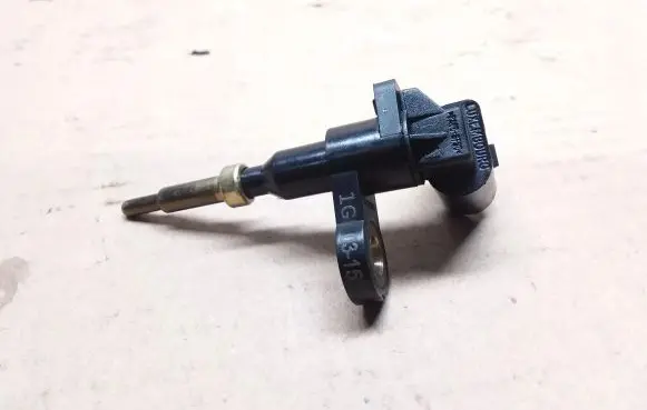 Audi Q3 8U Coolant temperature sensor 04E919501B