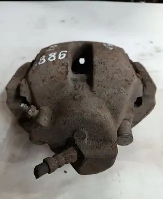 BMW 5 E39 Front brake caliper 9885 60730